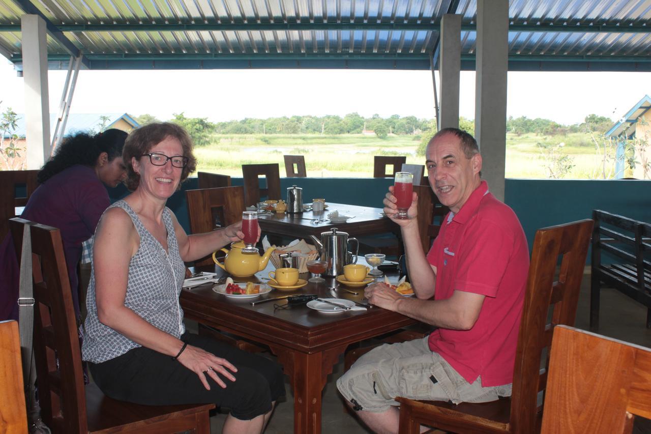 Rho Sigiriya Lake Edge Retreat Kibissa Eksteriør billede