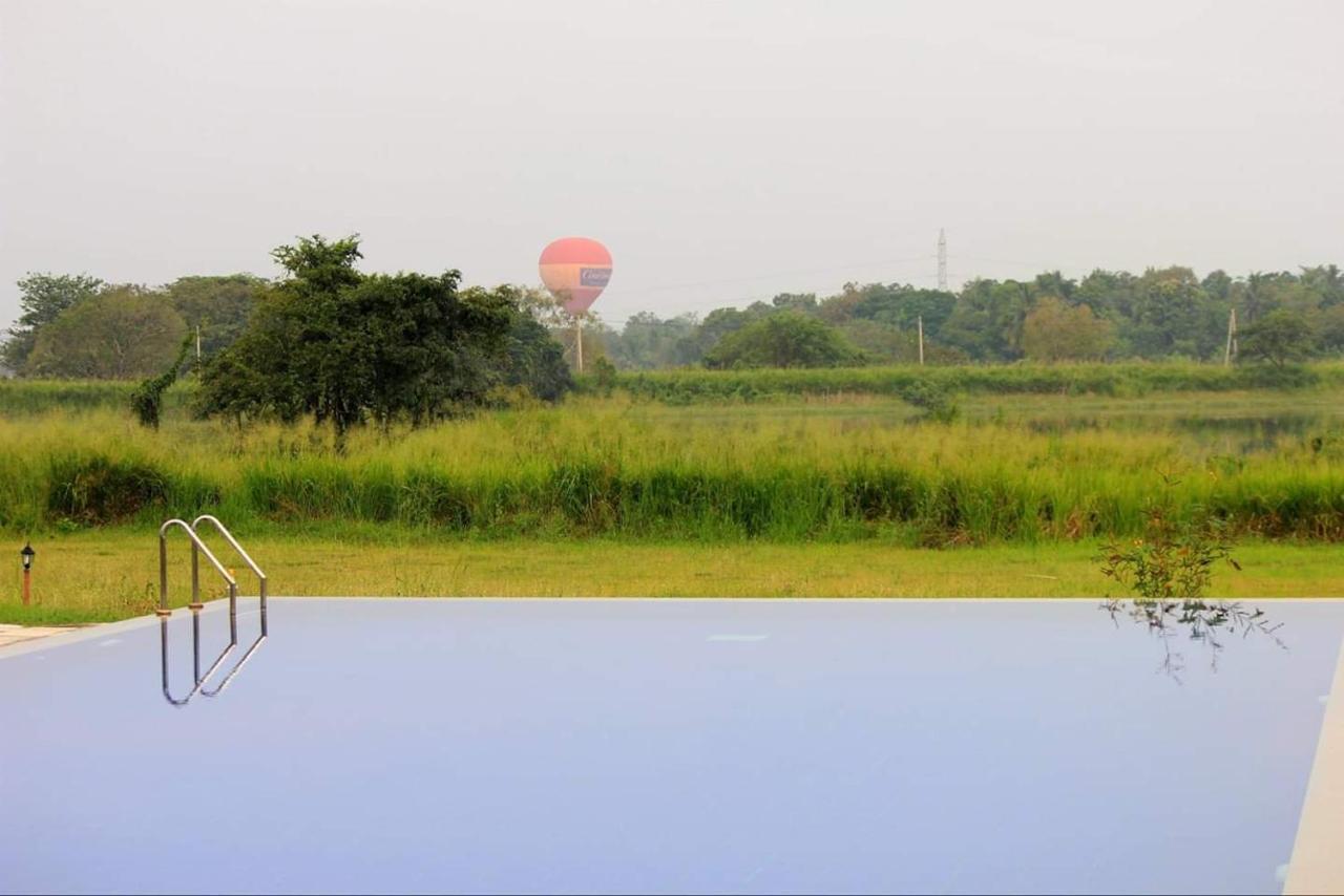 Rho Sigiriya Lake Edge Retreat Kibissa Eksteriør billede