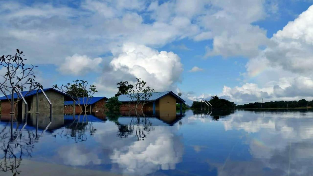 Rho Sigiriya Lake Edge Retreat Kibissa Eksteriør billede