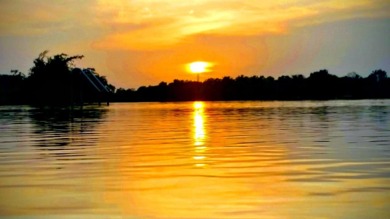 Rho Sigiriya Lake Edge Retreat Kibissa Eksteriør billede